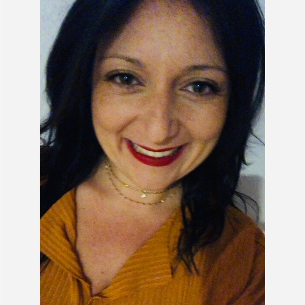 Meet your Posher, Nicole
